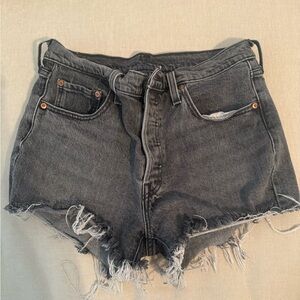 Women's Levi’s 501 Shorts - Size 28